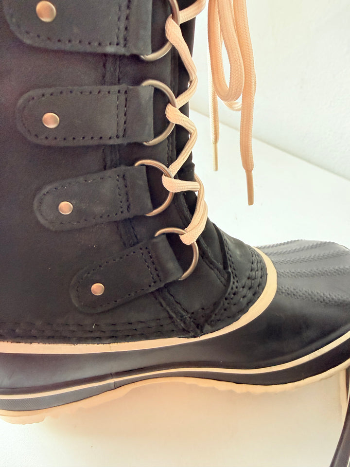 Sorel Waterproof Women’s Joan of Arc Boots In Dark Grey & Black Size 6 NWT