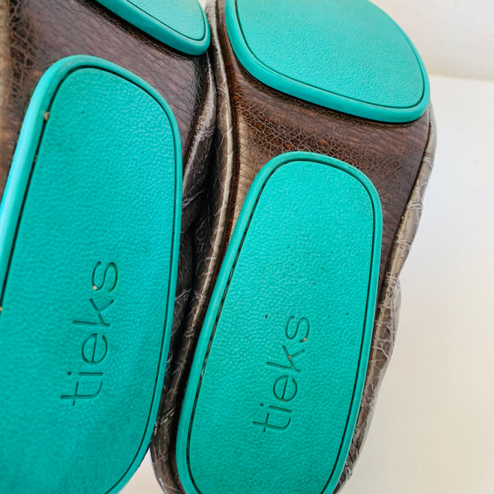 TIEKS Grey Patent Croc Embossed Foldable Ballet Flats Size 10