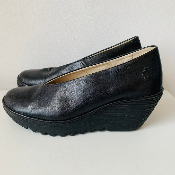 Fly London Womens Yoza Black Leather Wedge Heels Size 39