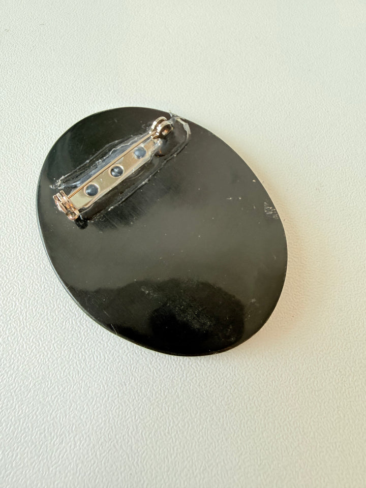 Vintage Lee Sands Art Deco Female Side Brooch in Mother of Pearl & Abalone Set In Resin