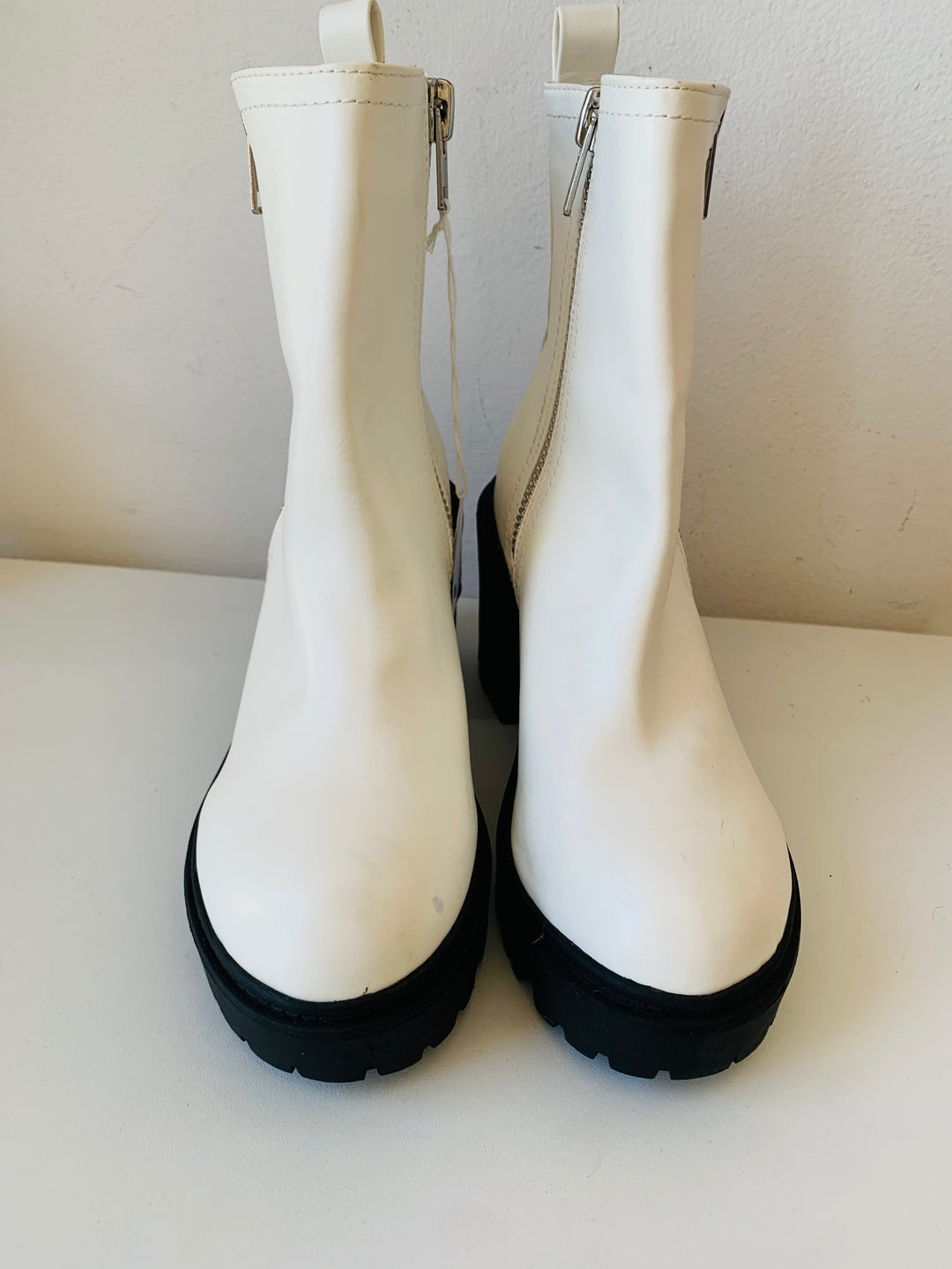Urban Outfitters White Heeled Chunky Boots Size 7