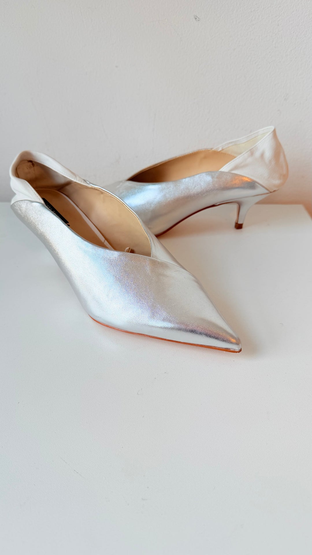 Zara V-Cut Silver Mettalic Kitten Heel Pumps Size 41 NEW/Retired 2017