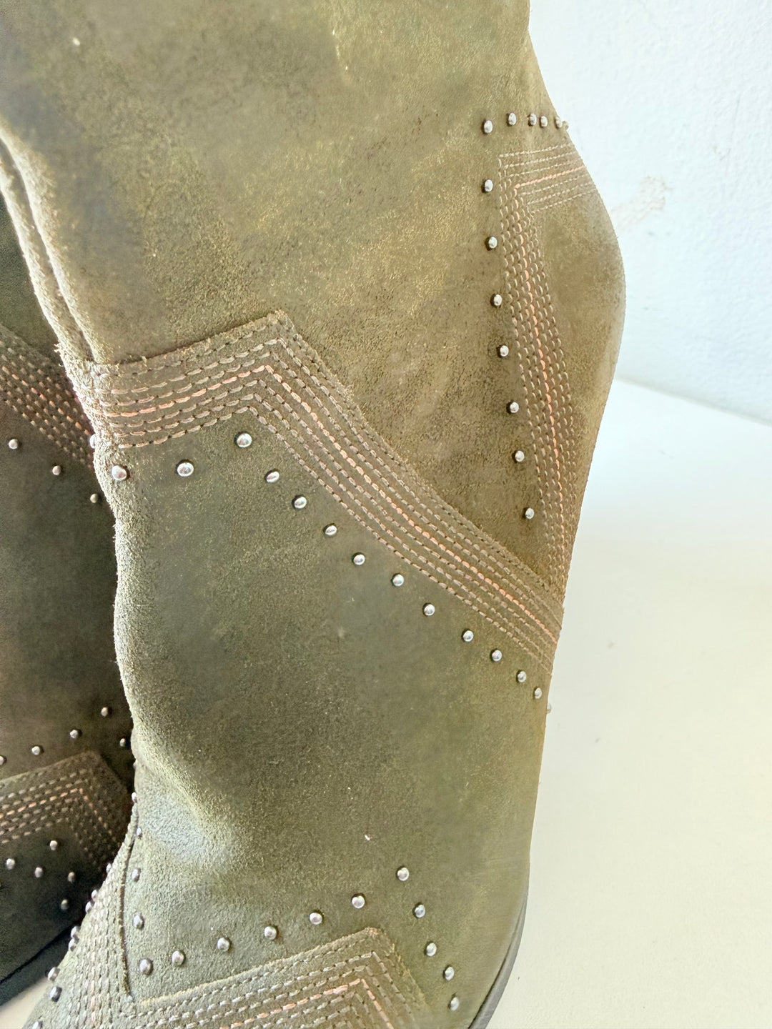 Donald Pliner Vegas HV Loden Antique Calf Suede Boots Size 11