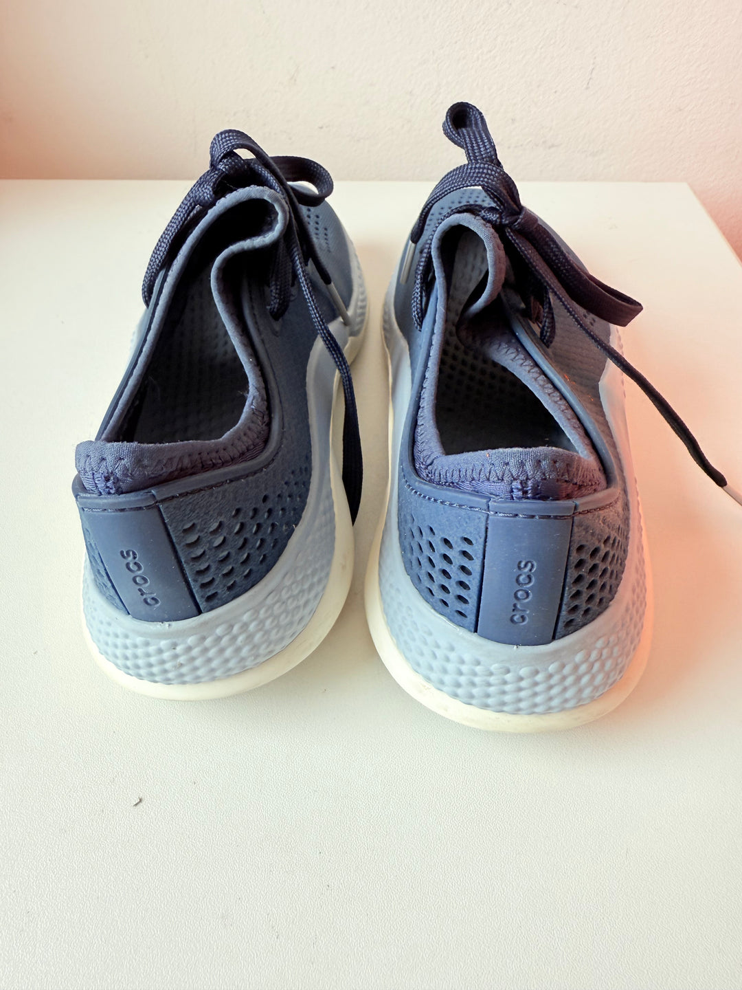 Croc’s LiteRide 360 Pacer Sneakers In Blue & Grey Size 8 Women’s