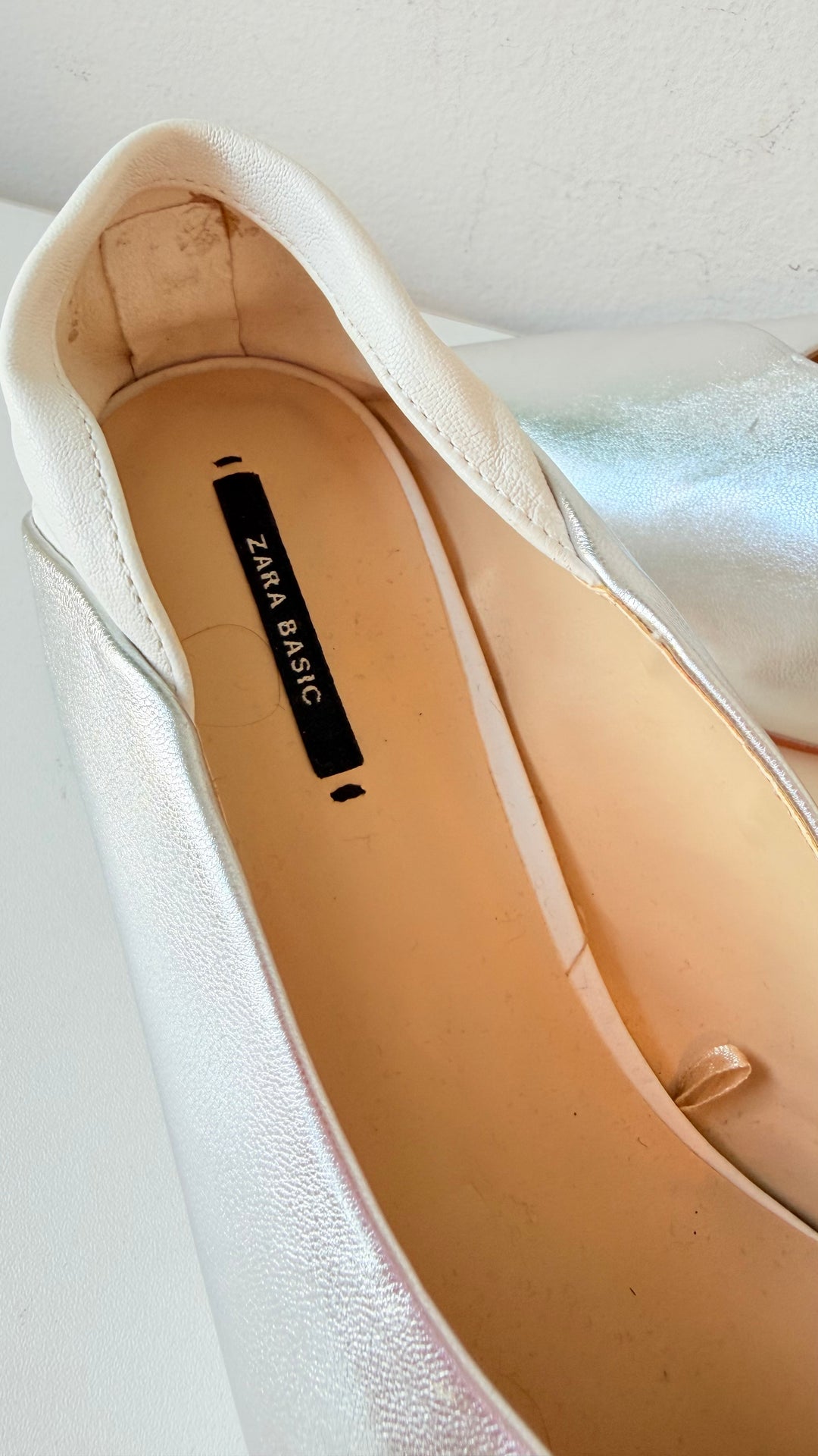 Zara V-Cut Silver Mettalic Kitten Heel Pumps Size 41 NEW/Retired 2017
