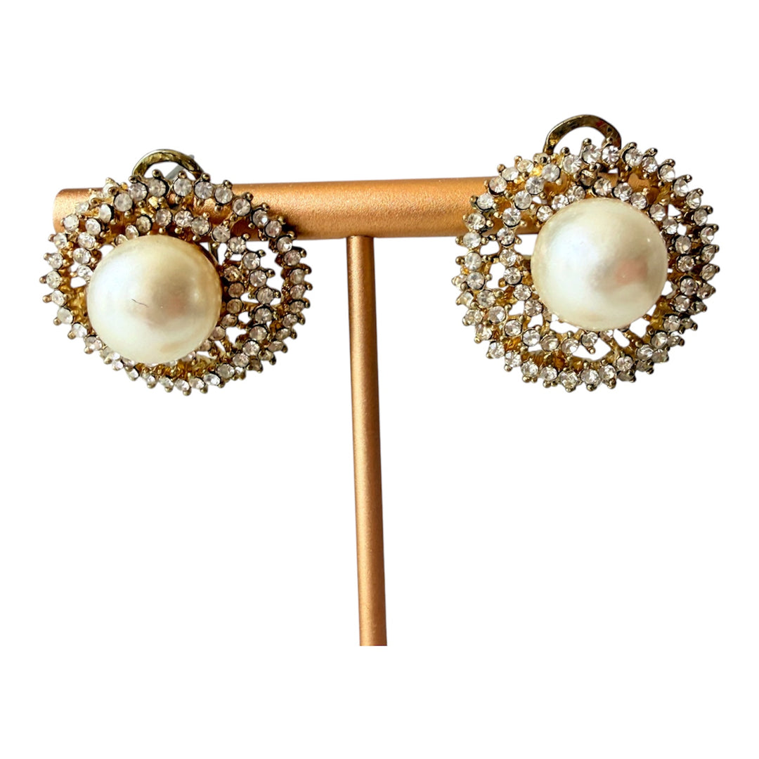Pearl & Rhinestone Swirl Pierced Earrigs in Gold Tone