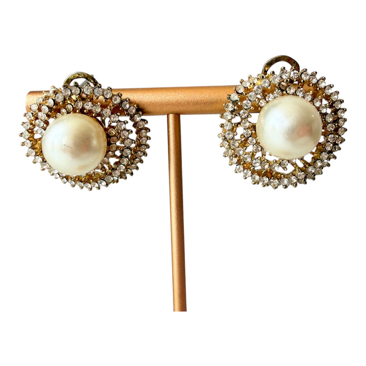 Pearl & Rhinestone Swirl Pierced Earrigs in Gold Tone