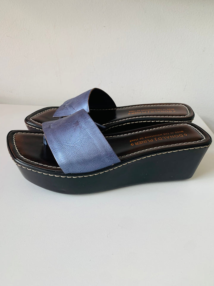Donald Pliner Blue Metallic Leather Strao Wonens Sandals Size 8