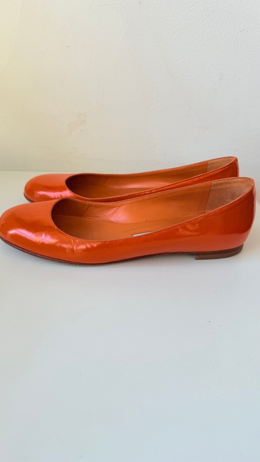 Manolo Blahnik Tere Patent Orange Flats Size 37