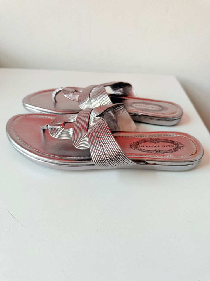 Elite Tahari Laurel Silver Mettalic Thong Sandals Size 38.5
