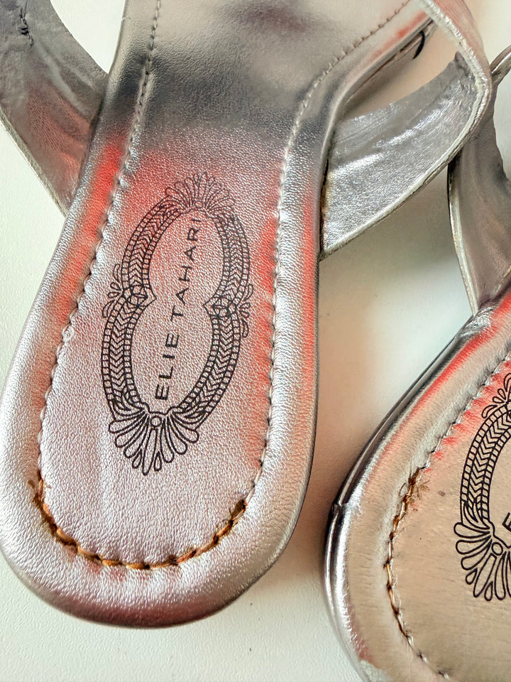 Elite Tahari Laurel Silver Mettalic Thong Sandals Size 38.5