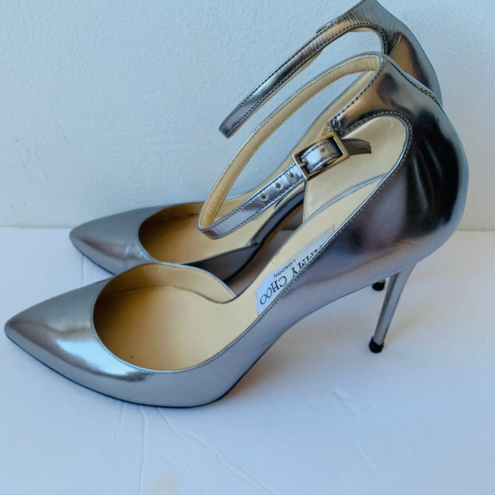 Jimmy Choo Lucy 100 Women’s Silver Metallic Leather D’Orsay Pointy Toe Ankle Strap Pumps Size 40