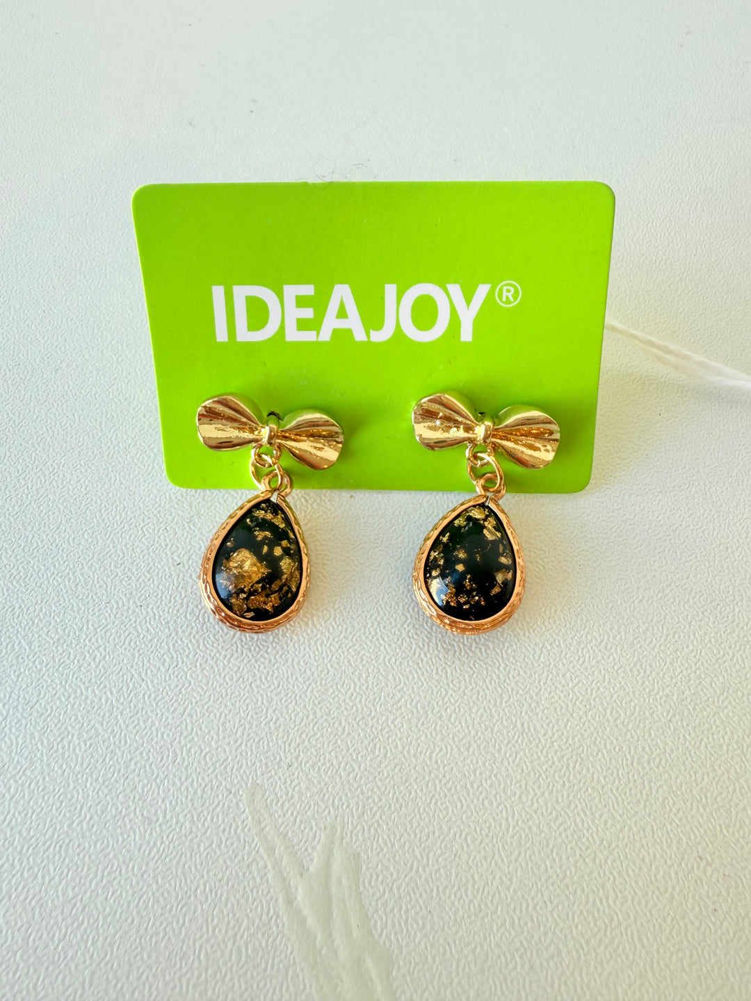 Ideajoy Black and Gold Piereced Earrings