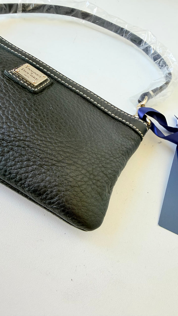 Dooney & Bourke Black Pebble Grain Large Slim Wristlet NWT