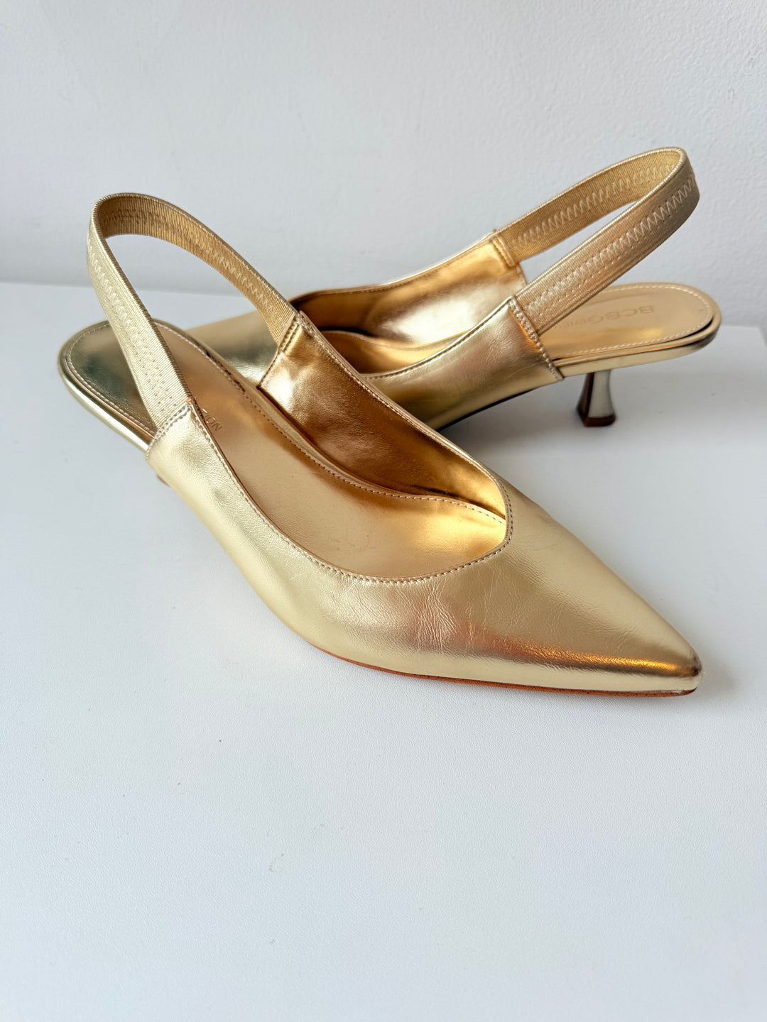 BCBGeneration Kayla Gold Mettalic Sling Back Kitten Heel Pumps Size 8