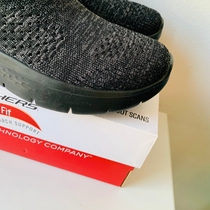 Skechers Black Arch Fit Washable Jasper Slip On Sneakers Size 7.5 Women’s New In Box