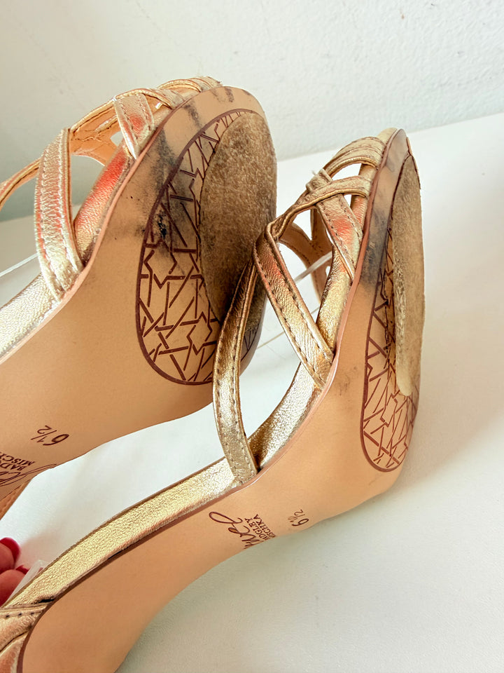 Jewel By Badgley Mischka Haskell II Gold Metallic Ankle Strap Heeled Sandals Size 6.5