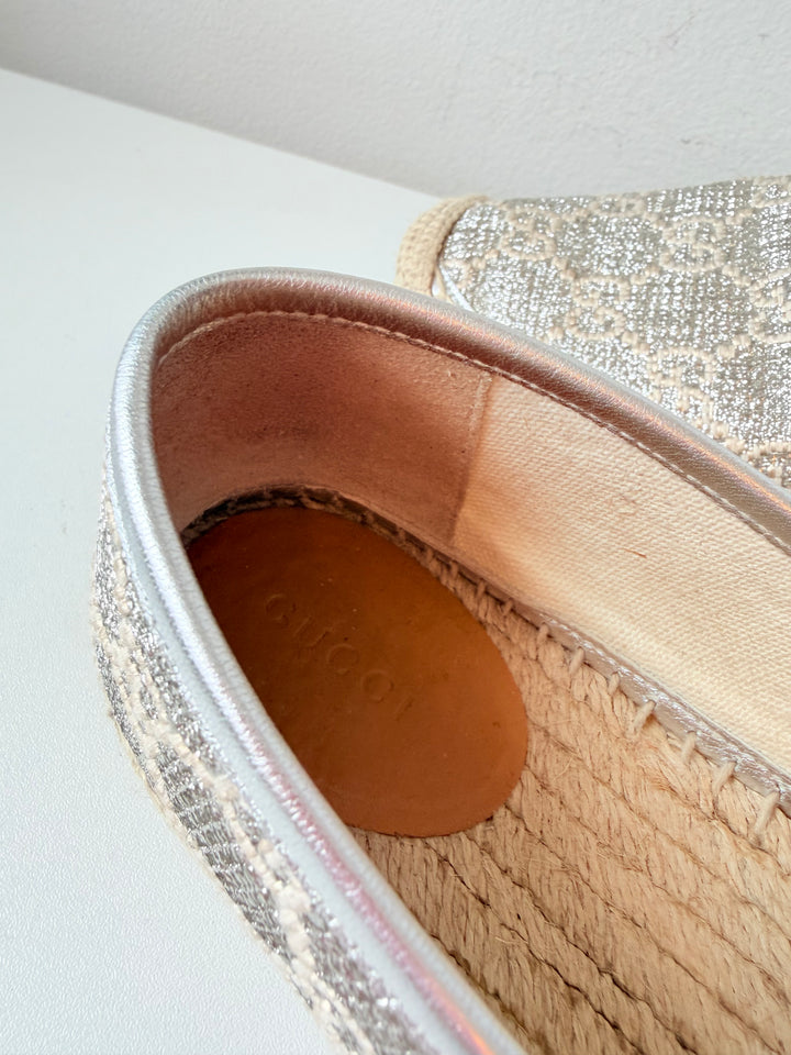 Gucci Heritage GG Lame Napa Silk Silver Monogram Espadrille Size 39