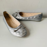 Danskin Quilted Women’s Silver Metallic Ballet Flats Size 8.5 Ultra Light Memory Foam