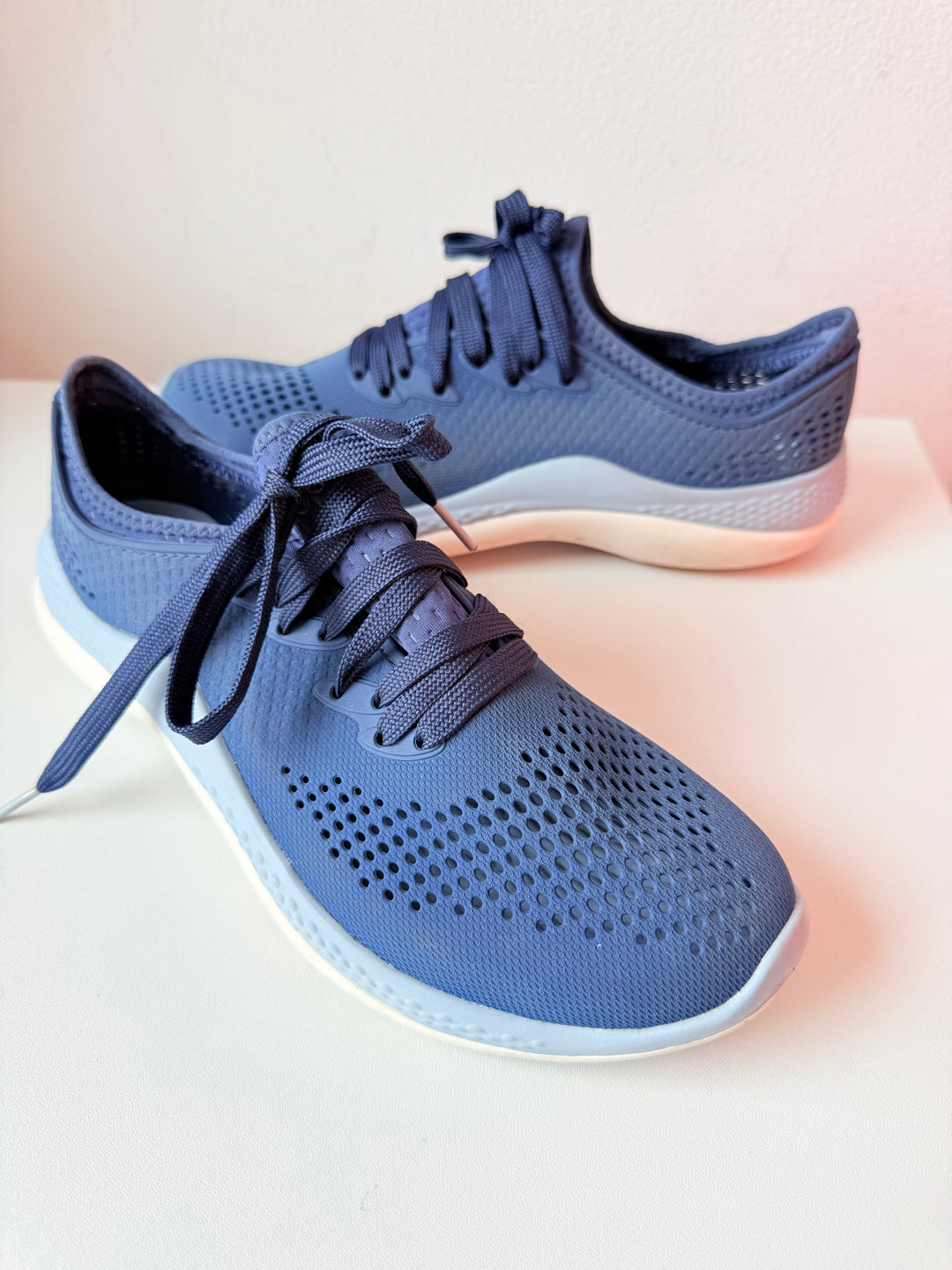 Croc’s LiteRide 360 Pacer Sneakers In Blue & Grey Size 8 Women’s