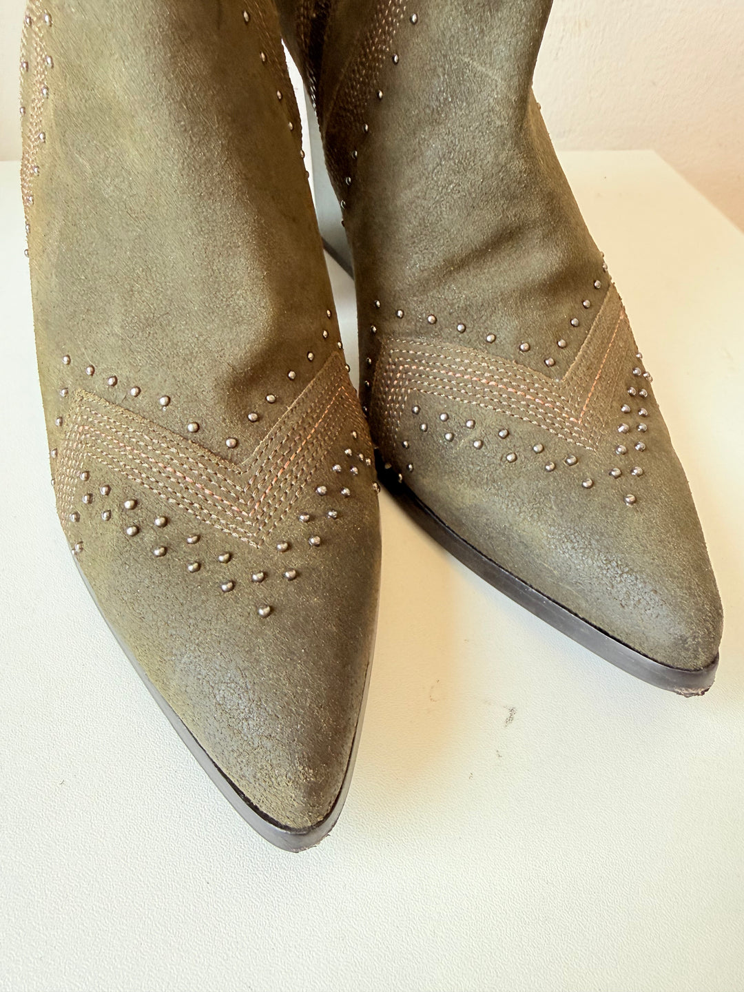 Donald Pliner Vegas HV Loden Antique Calf Suede Boots Size 11