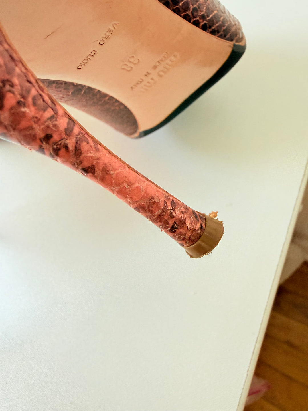 Miu Miu Ayers Pink Camellia Snakeskin Pointed Toe Pumps Size 38