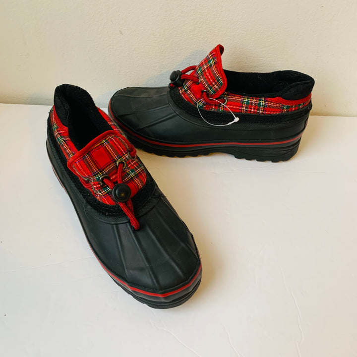 Khombu Plaid Splash Water Resistant Low Boot/Shoe Size 8 Women’s