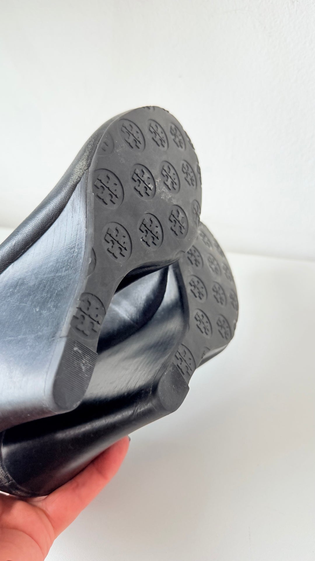 Tory Burch Sophie Black Leather Wedge Pumps Size 8.5