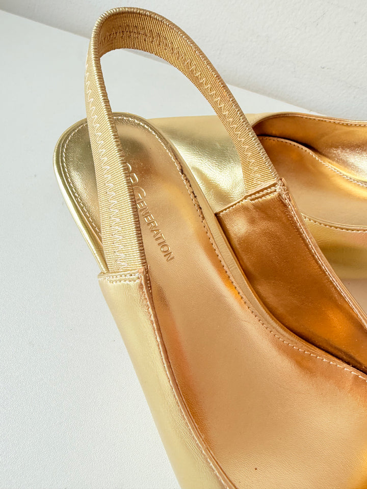 BCBGeneration Kayla Gold Mettalic Sling Back Kitten Heel Pumps Size 8
