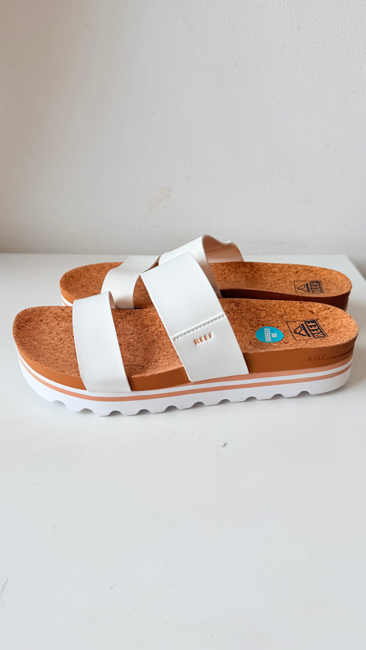 Reef Women’s White Cushion Vista Hi  Sandals Size 10 NWT