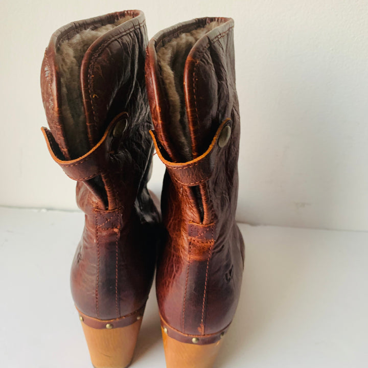 UGG Australia Lynnea Sheepskin Lined Brown Leather Boots Size 7