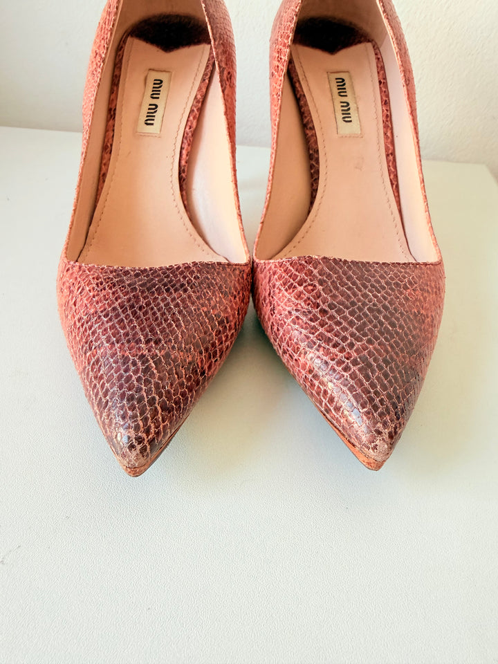 Miu Miu Ayers Pink Camellia Snakeskin Pointed Toe Pumps Size 38