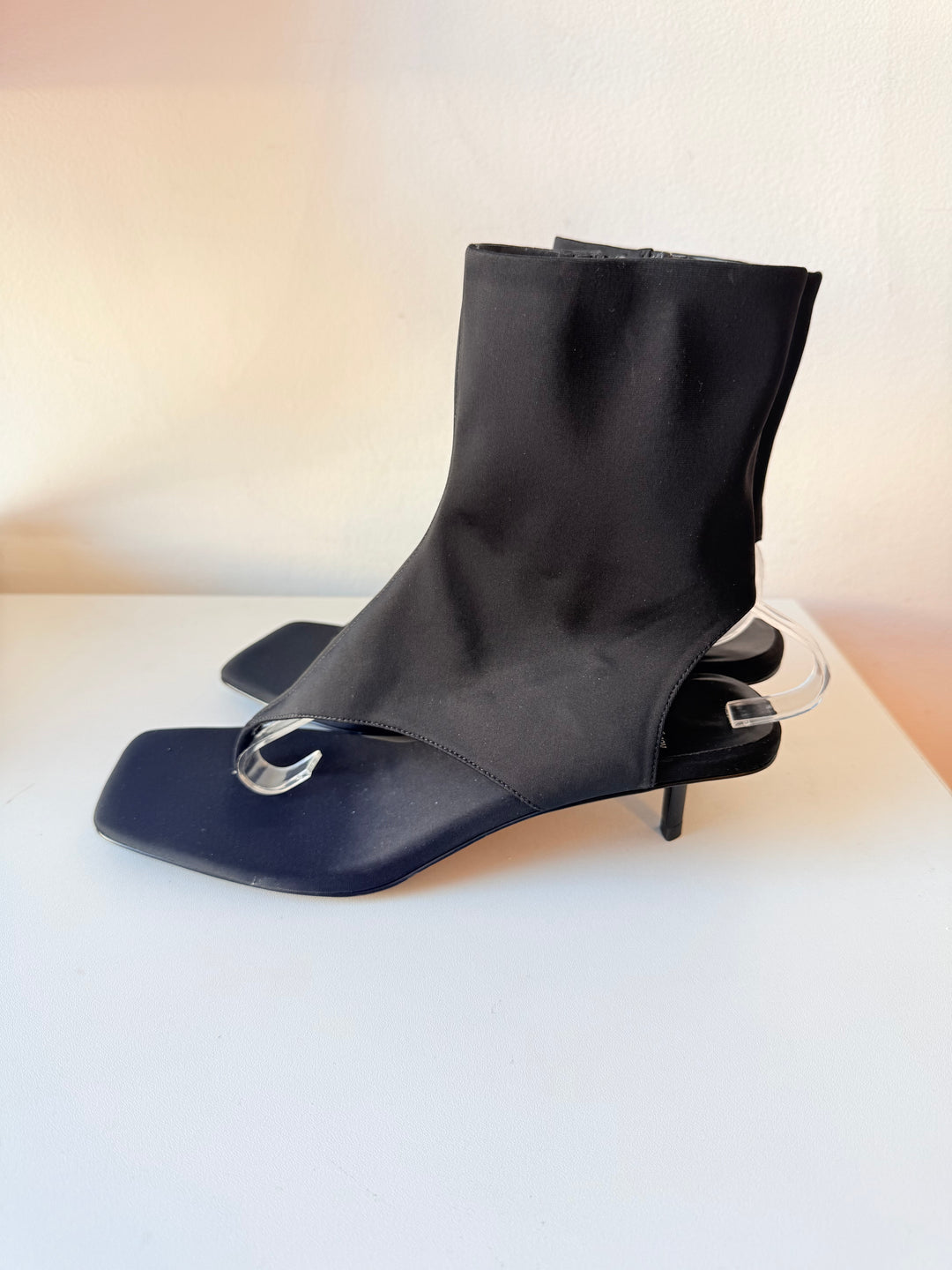 Jeffrey Campbell Plot Twist Thong Sandal Heels in Black Neoprene Size 10
