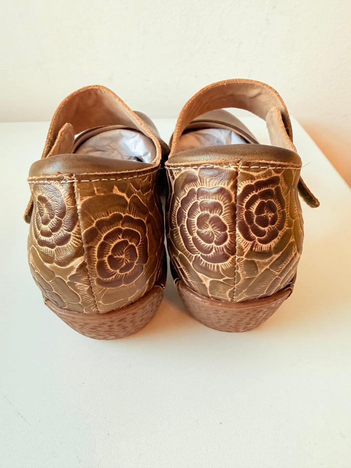 L’Artiste By Spring Step Gloss Pansy Embellised Floral Strap Mary Jane Shoes Size 41 In Olive