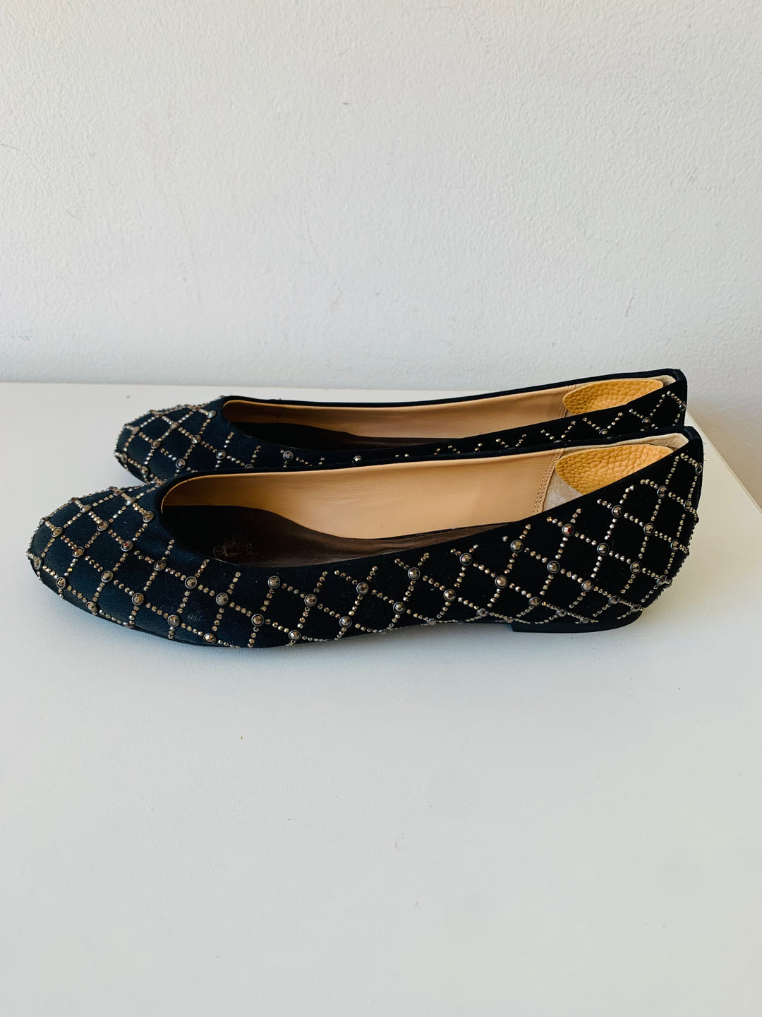 Badgley Mischka Black and Gold Ballet Flats Size 10