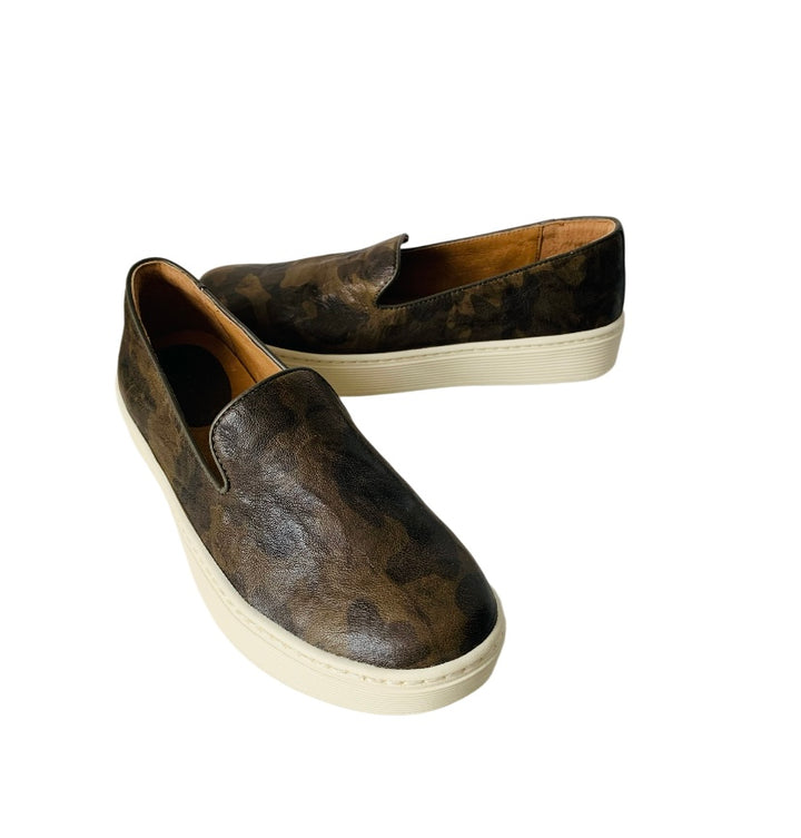 Sofft Camo Slip On Sneakers Size 7 New