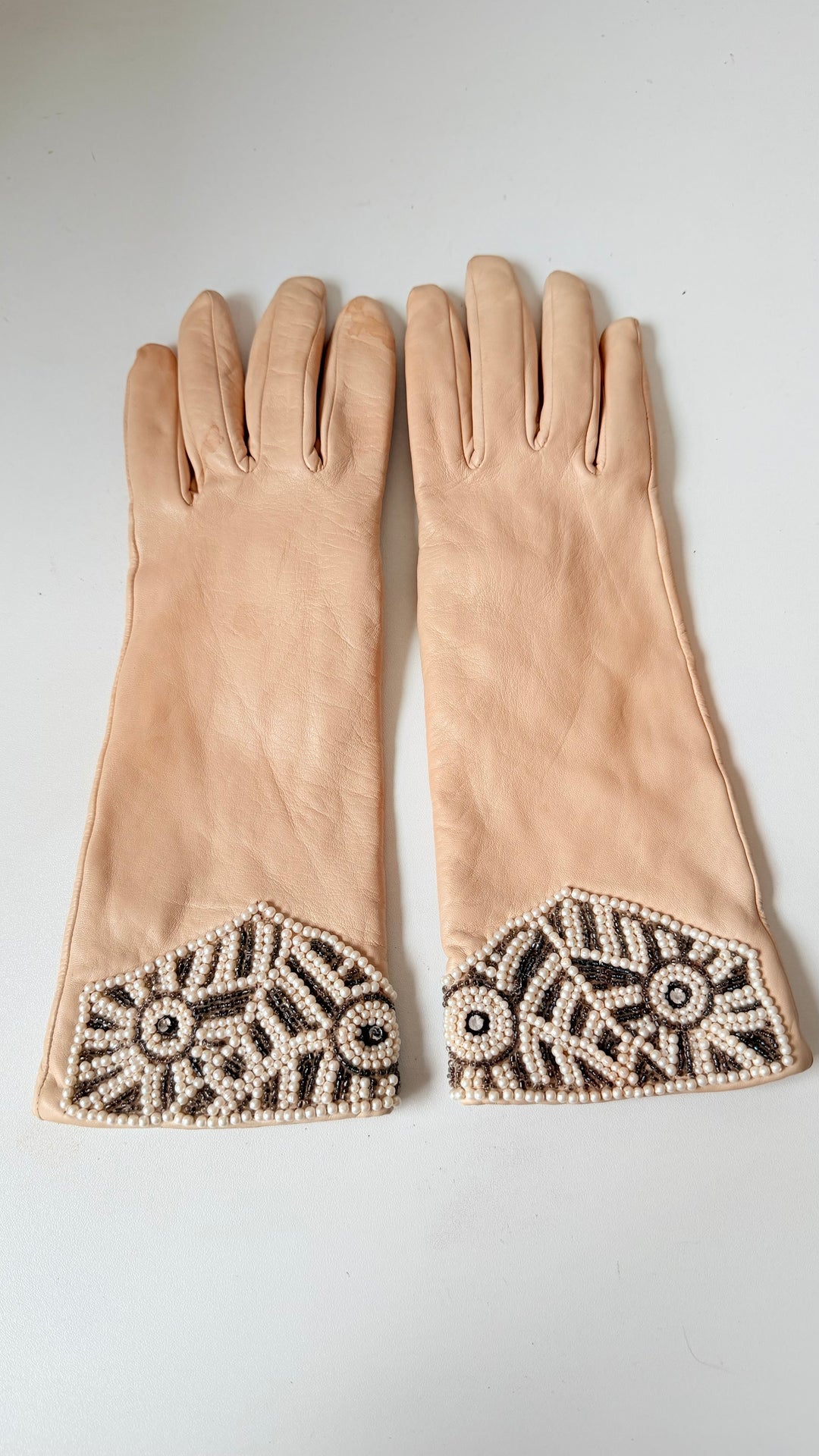 Vintage Geometric Beaded Leather Cuff Lined Gloves Size Medium