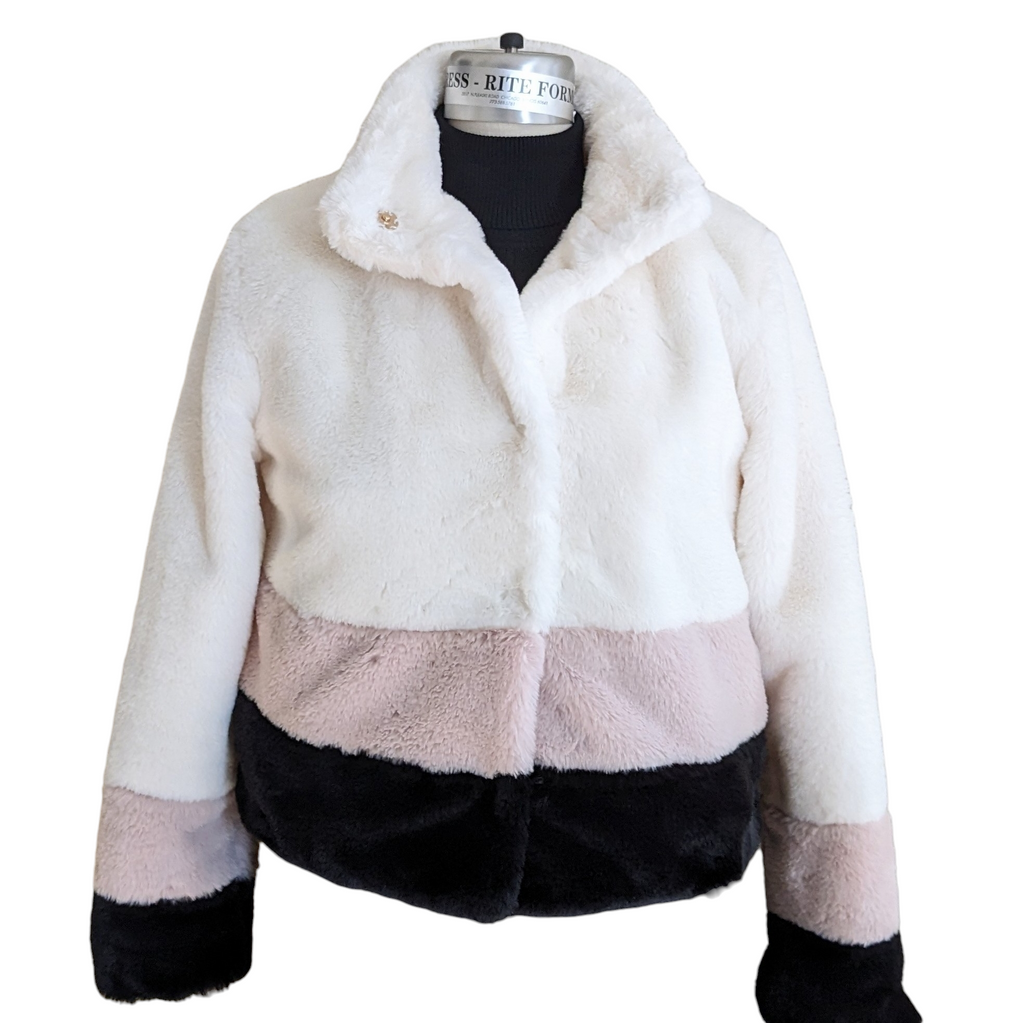 White furry clearance jacket forever 21