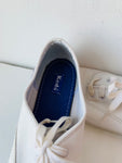 Ked’s Classic Sneaker in White Size 9