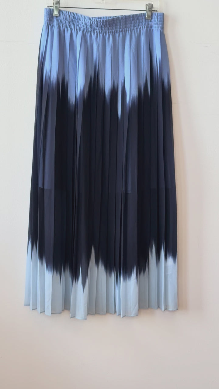 Banana Republic Ombré Blue Pleated Skirt Size M