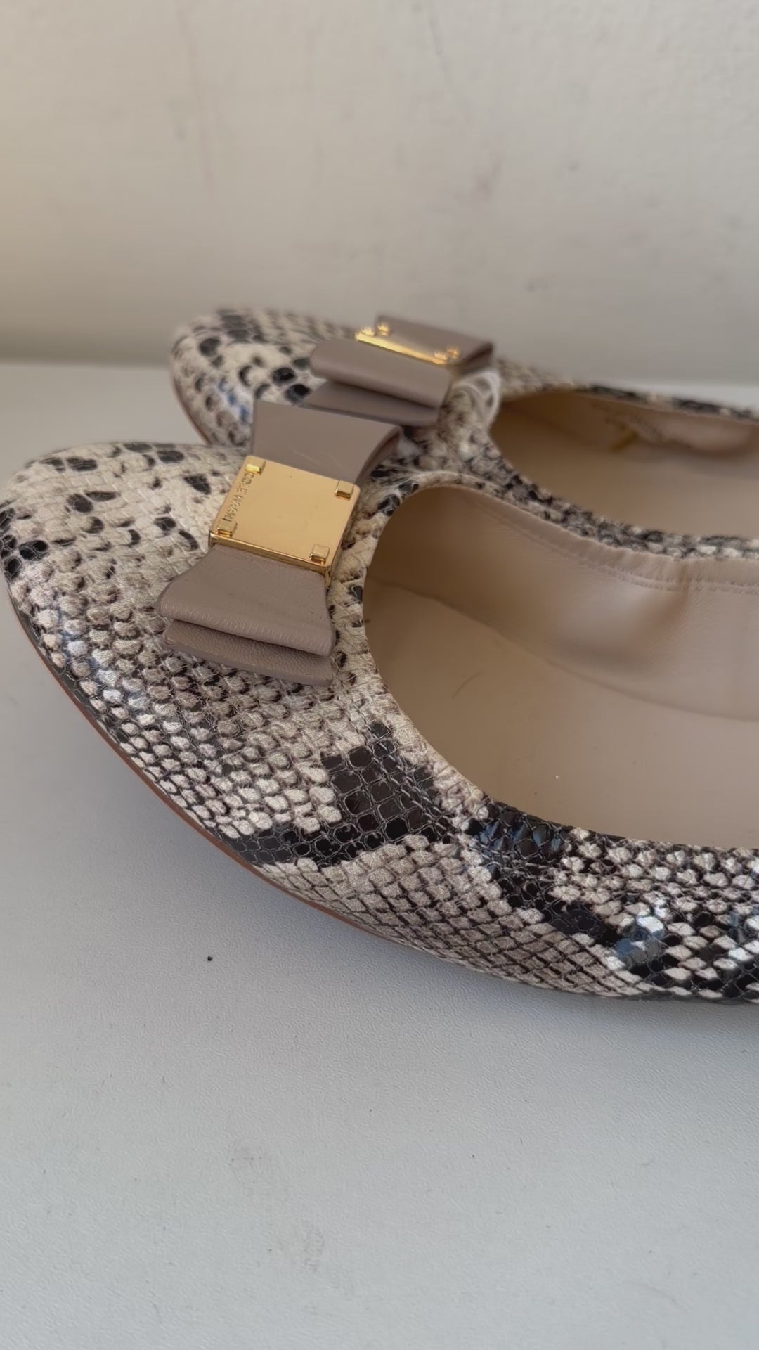 Cole Haan Grand OS Tail Bow Ballet Flats In Natural Brown Beige Snakeprint Size 10.5