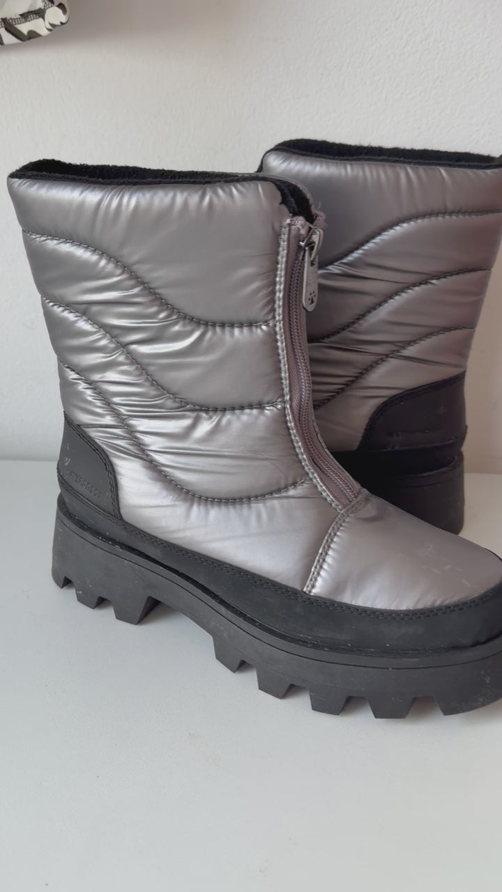 Cougar Silver Mettalic Waterproof Winter Boots Size 8