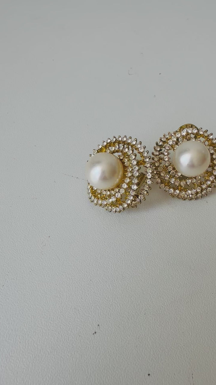Pearl & Rhinestone Swirl Pierced Earrigs in Gold Tone