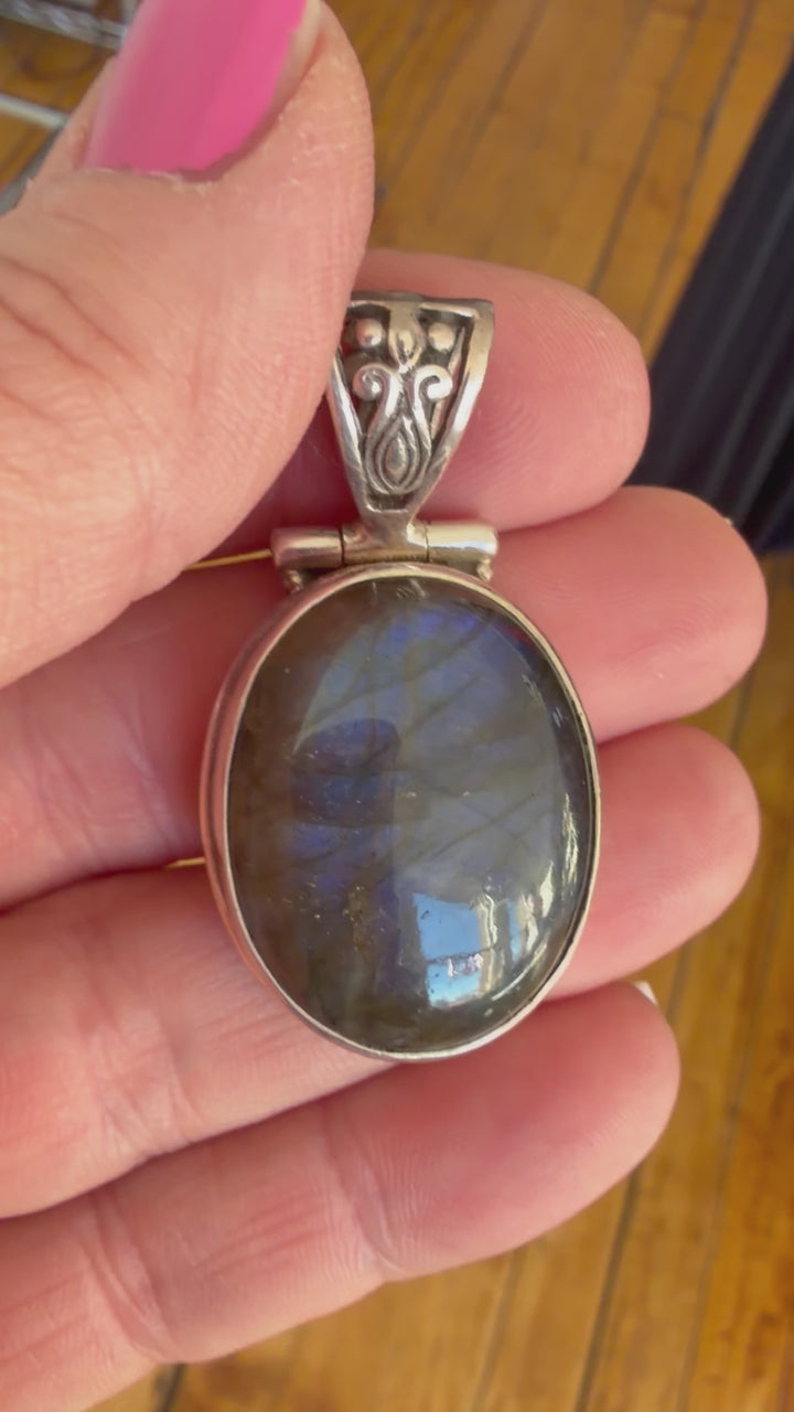 Sterling Silver Handcrafted Oval Laborite Pendent