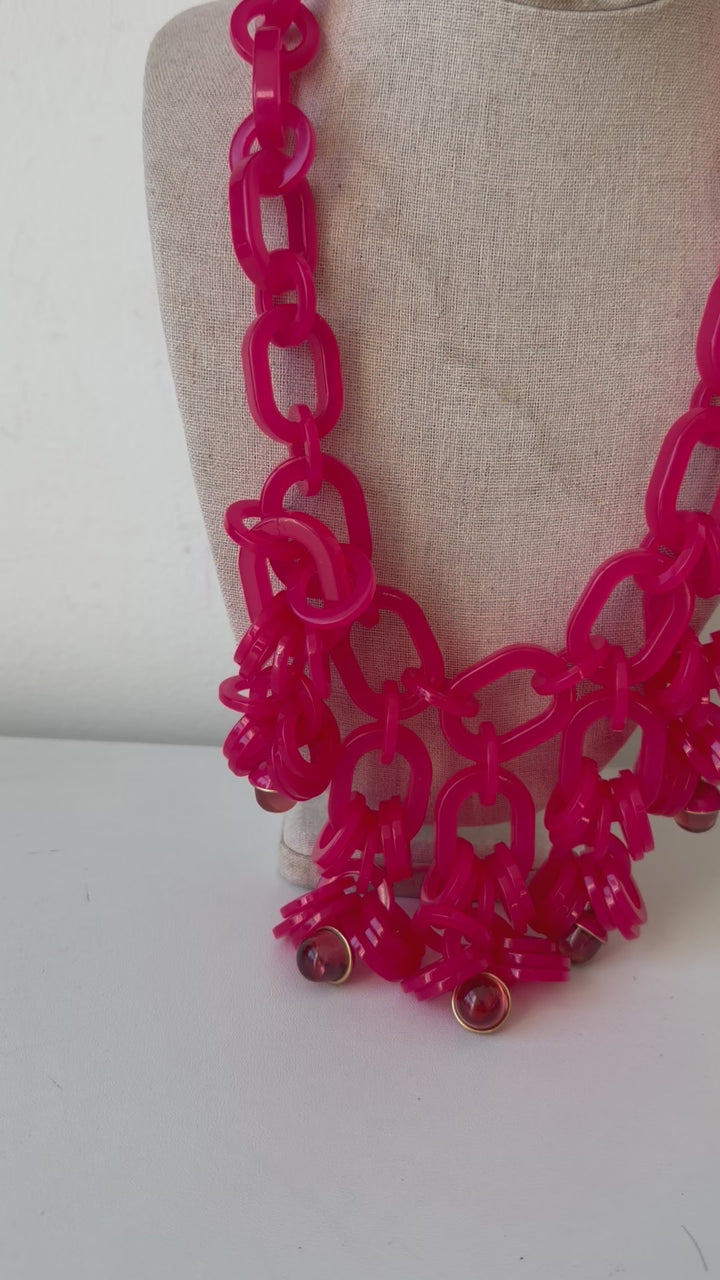 J Crew Statement Lucite Chainlink Maryam Necklace in Hit Pink Nasdir Acrylic Necklace