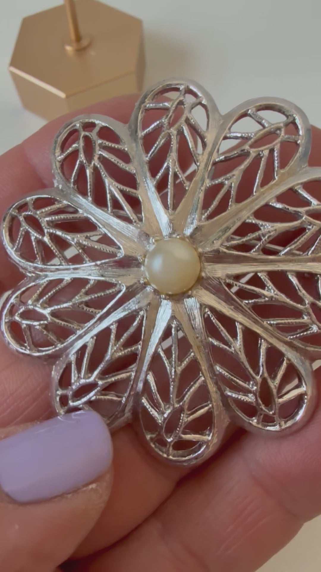Caroline Emmons Vintage Silvertone Flower & Pearl Brooch