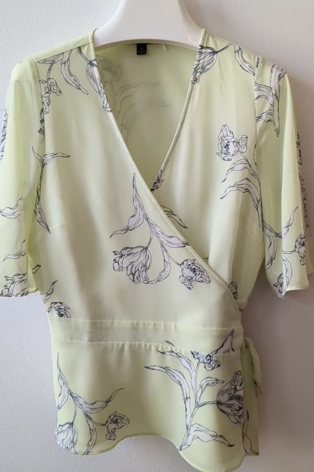 Banana Republic Wrap Top Size Medium