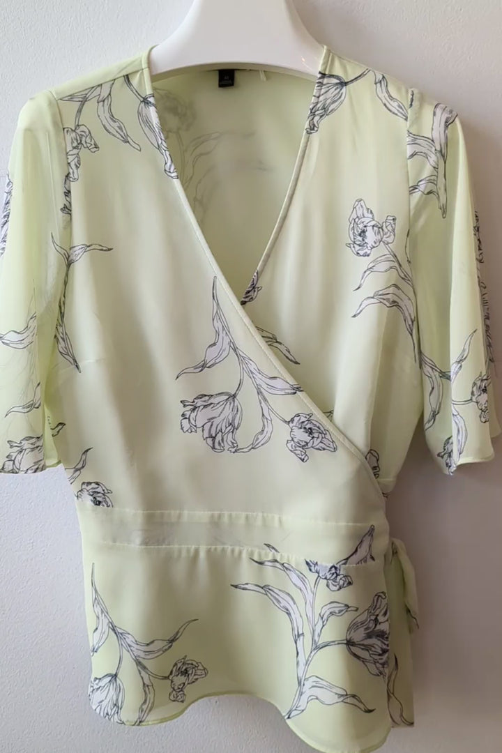 Banana Republic Wrap Top Size Medium