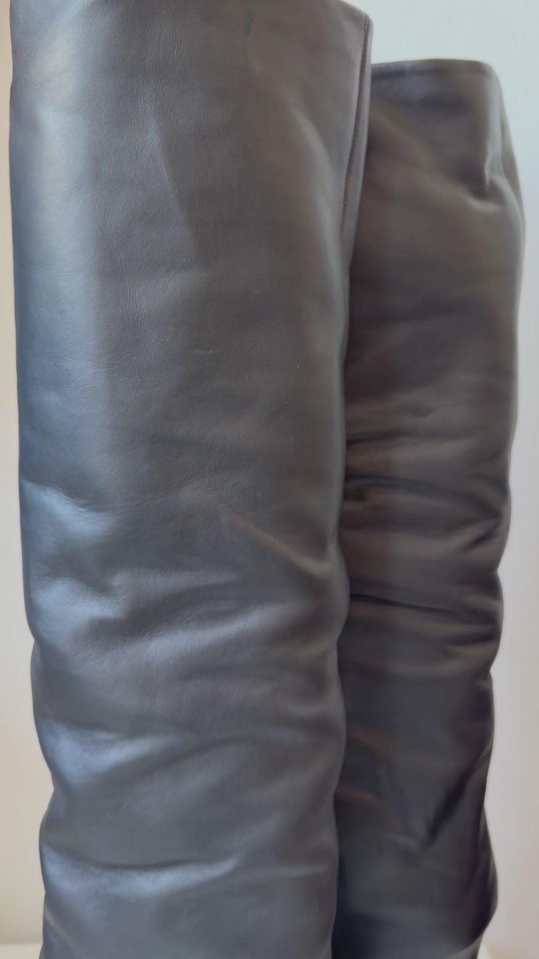 Tamara Mellon Black Leather Slouchy Boots Size 41 Like New