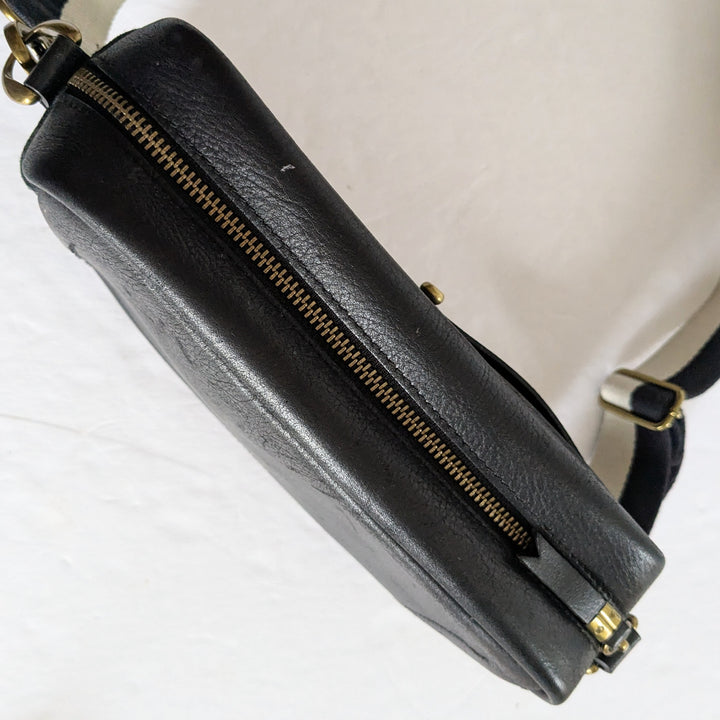 Madewell Large Transport Camera Crossbody Bag MA359